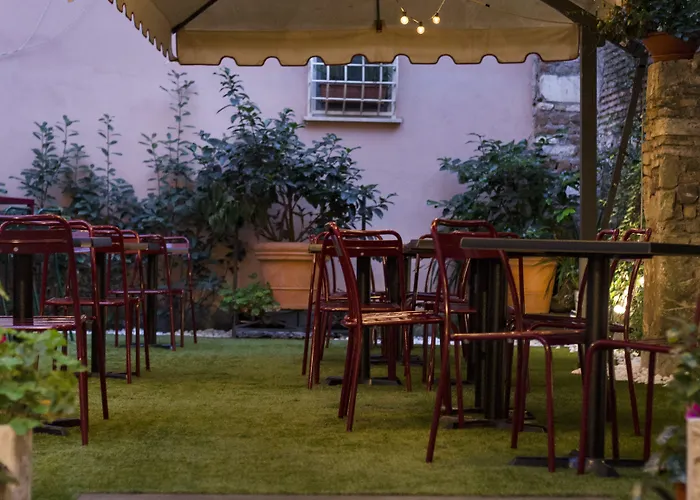 בית הארחה Passpartout Boutique Palace